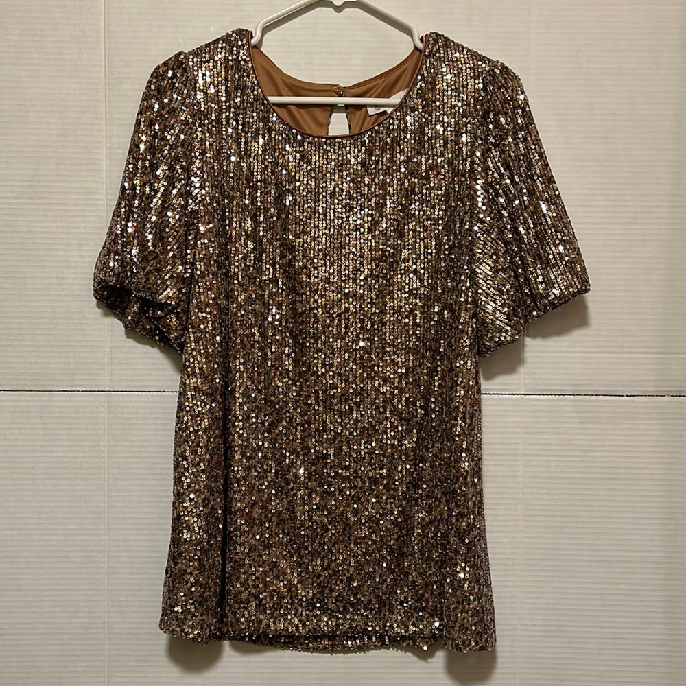 FSL Apparel NWT beautiful Gold/Copper/Silver blend. Primary Gold. Size: M
